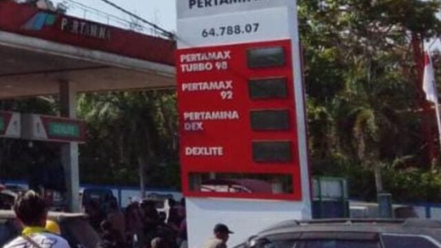 Warga tanah merah geruduk SPBU, 64.788.07 Desa Sungai Keliik meminta Aph bongkar terkait data penerima dan penimbunan,